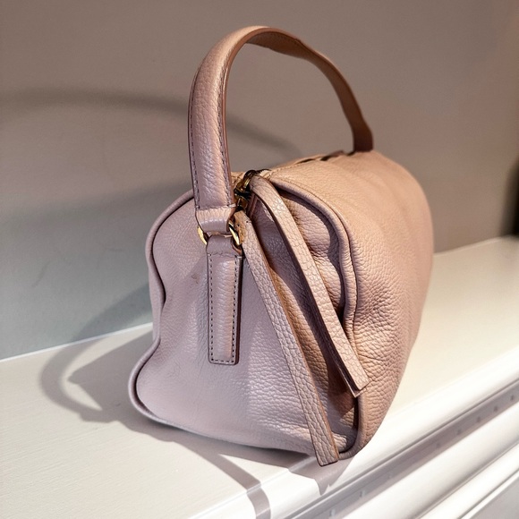 Banana Republic Elegant Beige Soft Pink Leather Shoulder Bag - Picture 4 of 15